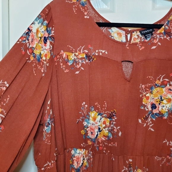 Torrid Women's Babydoll Challis Keyhole Tunic Top - Plus Size 3 (3X) - Picture 4 of 11